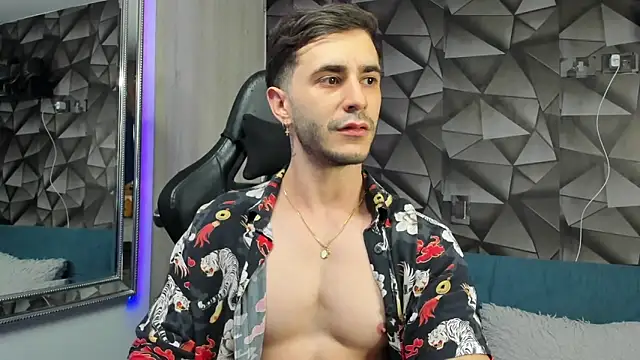 Snapshot of Latino_stud4u chatting on December 2025 12:20:02 AM Latino stud4u online show from December 2025 12:20:02 AM