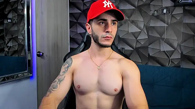 Snapshot of Latino_stud4u chatting on December 2025 02:16:01 AM Latino stud4u online show from December 2025 02:16:01 AM