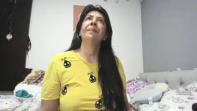 aisha latina online show from December 2024 11:42:02 PM