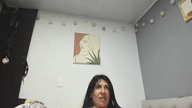 aisha latina online show from December 2024 02:47:01 AM