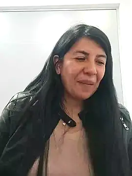 aisha latina online show from January 2025 06:52:01 PM