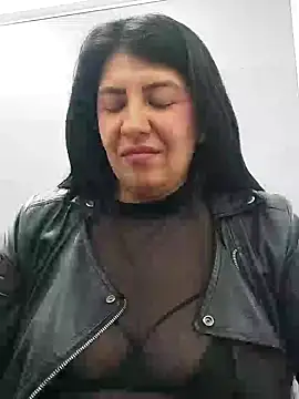 aisha latina online show from January 2025 06:10:02 PM