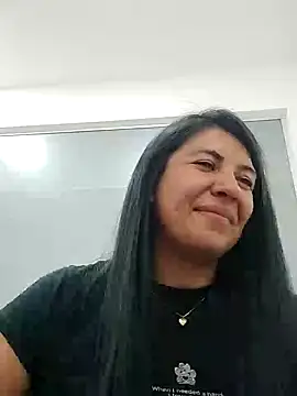 aisha latina online show from January 2025 09:05:02 PM