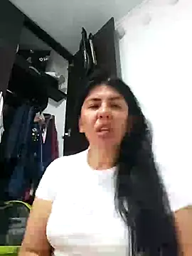 aisha latina online show from February 2025 02:37:01 PM