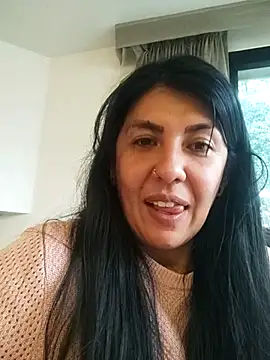 aisha latina online show from March 2025 09:37:01 PM