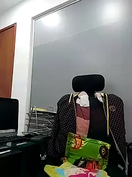 aisha latina online show from September 2025 03:01:01 PM