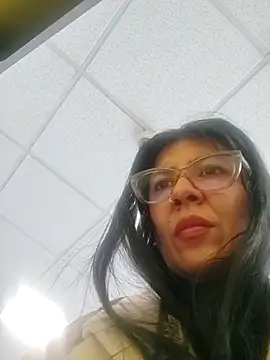 aisha latina online show from May 2026 03:29:01 PM