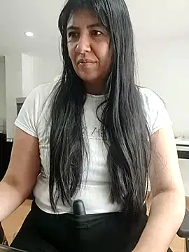 aisha latina online show from May 2026 03:08:01 PM