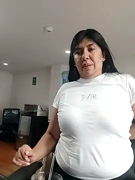 aisha latina online show from May 2026 03:51:01 PM