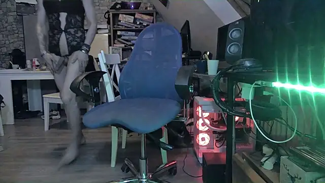 Snapshot of Manu3li chatting on March 2025 03:30:02 AM Manu3li online show from March 2025 03:30:02 AM