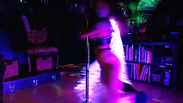 gothstripper online show from October 2025 11:02:01 PM