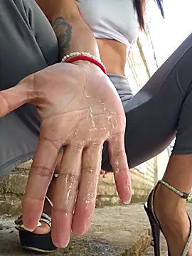 Yuky ta online show from October 2025 02:15:01 PM