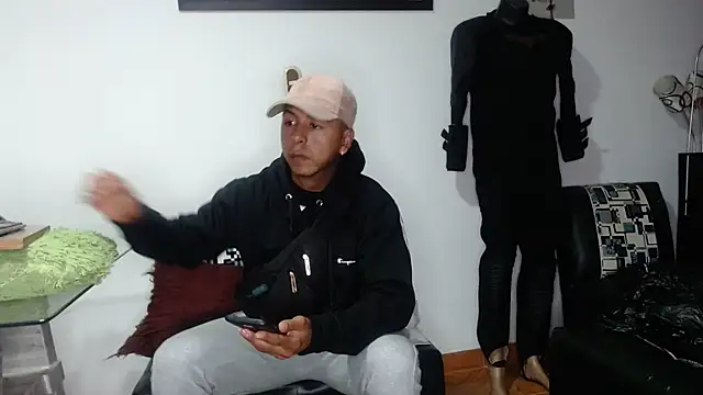 Snapshot of Black_hot266 chatting on November 2025 09:30:02 PM Black hot266 online show from November 2025 09:30:02 PM