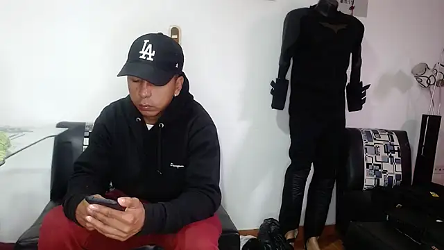 Snapshot of Black_hot266 chatting on December 2025 02:32:02 PM Black hot266 online show from December 2025 02:32:02 PM