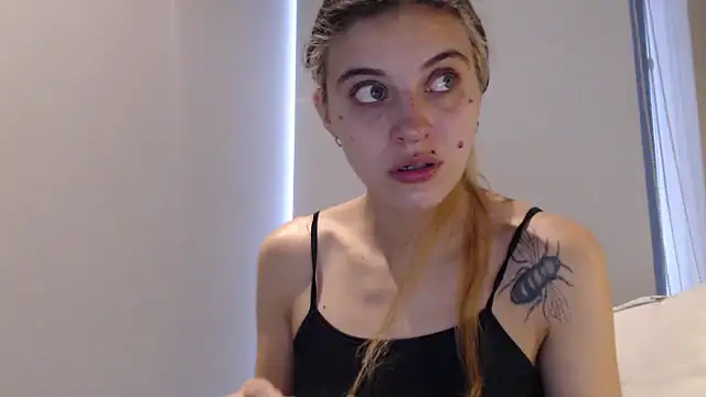 mariecam420 online show from January 2025 05:59:01 PM