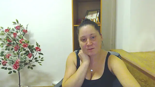 JosieJun  online show from October 2025 05:13:02 PM