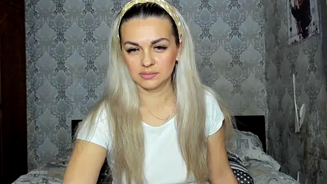 Snapshot of NicoletMoore chatting on December 2024 08:44:02 PM NicoletMoore online show from December 2024 08:44:02 PM