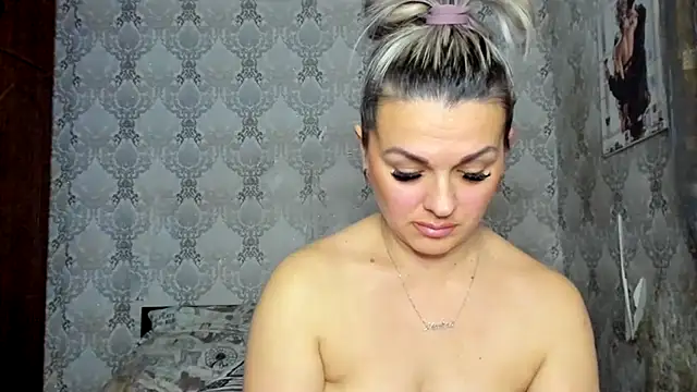 Snapshot of NicoletMoore chatting on February 2025 11:30:01 PM NicoletMoore online show from February 2025 11:30:01 PM