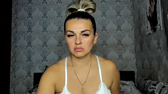 Snapshot of NicoletMoore chatting on September 2025 07:28:02 PM NicoletMoore online show from September 2025 07:28:02 PM