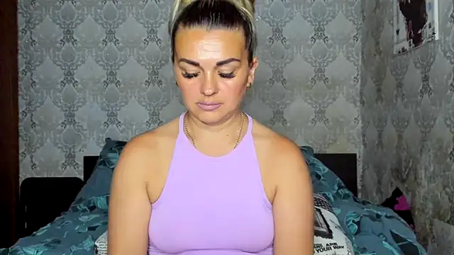 NicoletMoore online show from July 2026 07:18:01 PM