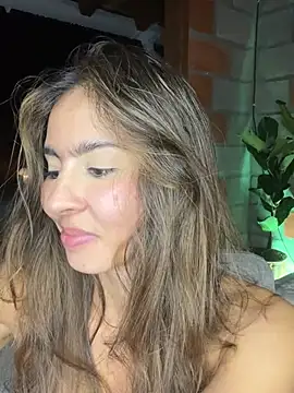 Snapshot of RouseColins chatting on February 2025 02:35:01 AM RouseColins online show from February 2025 02:35:01 AM