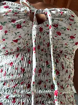 Snapshot of RouseColins chatting on September 2025 10:31:01 PM RouseColins online show from September 2025 10:31:01 PM