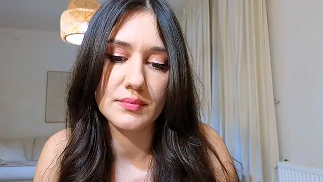 Snapshot of diamond_desiree chatting on February 2025 01:45:02 AM diamond desiree online show from February 2025 01:45:02 AM