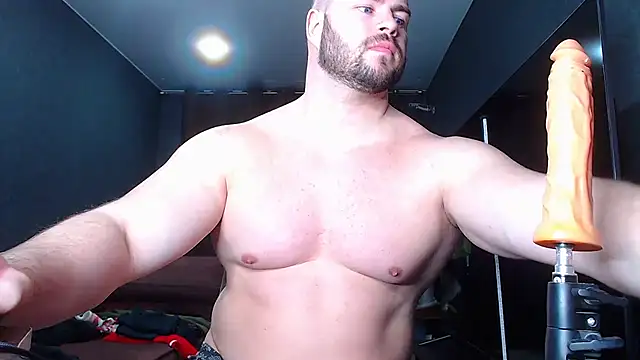 Snapshot of muscularjohnforuX chatting on March 2025 06:43:02 PM muscularjohnforuX online show from March 2025 06:43:02 PM