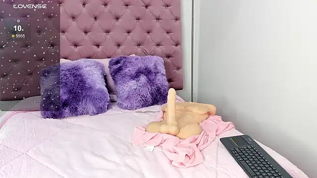 alissondomitt online show from February 2025 06:04:01 PM