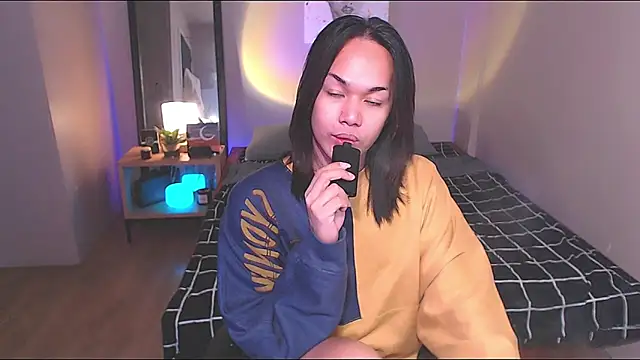 Snapshot of Ur_temptress_sam chatting on December 2024 03:01:02 PM Ur temptress sam online show from December 2024 03:01:02 PM