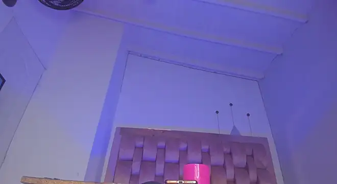 Snapshot of swt-booty chatting on December 2024 09:15:02 PM swt-booty online show from December 2024 09:15:02 PM