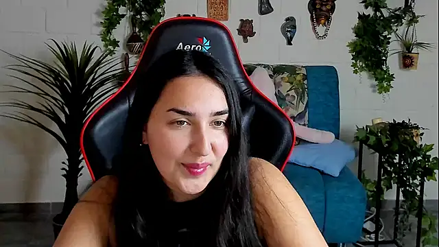 Snapshot of CeceliaJohnson chatting on January 2025 02:41:01 PM CeceliaJohnson online show from January 2025 02:41:01 PM