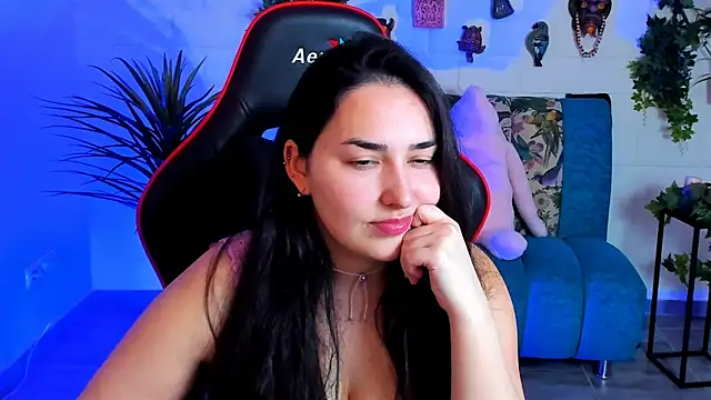 Snapshot of CeceliaJohnson chatting on March 2025 08:39:01 AM CeceliaJohnson online show from March 2025 08:39:01 AM