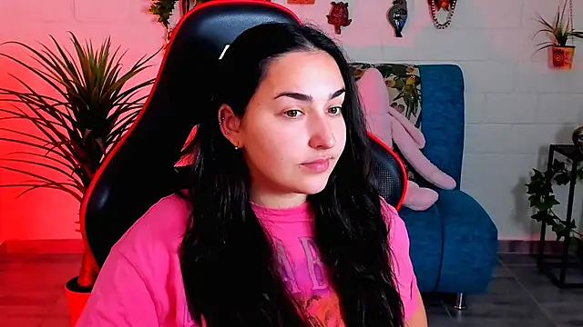 Snapshot of CeceliaJohnson chatting on October 2025 08:02:02 AM CeceliaJohnson online show from October 2025 08:02:02 AM