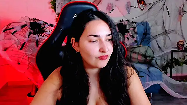 Snapshot of CeceliaJohnson chatting on October 2025 08:13:01 AM CeceliaJohnson online show from October 2025 08:13:01 AM