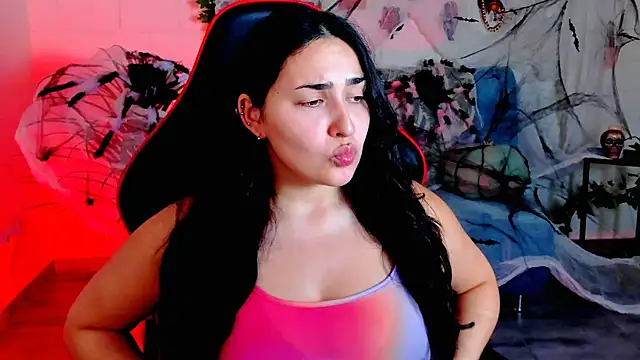 Snapshot of CeceliaJohnson chatting on October 2025 08:07:02 AM CeceliaJohnson online show from October 2025 08:07:02 AM