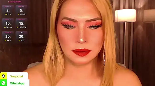 QUEEN GIAMOORE69 online show from January 2025 10:21:01 PM