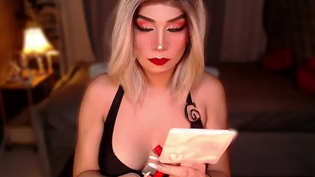 QUEEN GIAMOORE69 online show from June 2026 07:22:02 PM