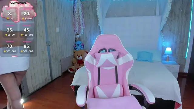 floryn susana online show from May 2026 09:43:01 PM