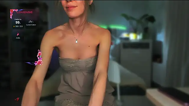 Snapshot of LucyExtravaganza chatting on March 2026 05:26:01 PM LucyExtravaganza online show from March 2026 05:26:01 PM