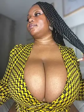 Snapshot of Hyra_Ari chatting on December 2025 07:48:02 AM Hyra Ari online show from December 2025 07:48:02 AM