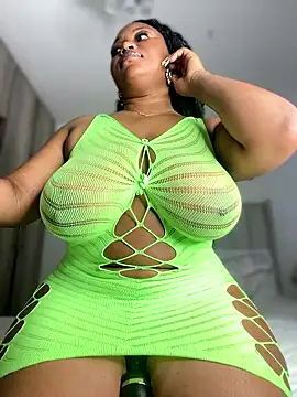 Snapshot of Hyra_Ari chatting on January 2026 06:05:01 AM Hyra Ari online show from January 2026 06:05:01 AM