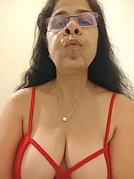 Susannemilf online show from March 2026 04:18:01 PM