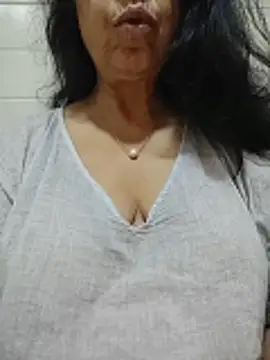 Susannemilf online show from April 2026 10:45:02 PM