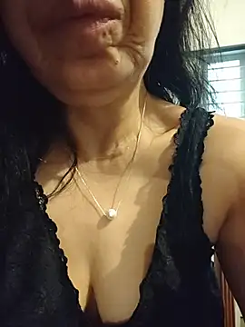 Susannemilf online show from April 2026 03:53:02 AM