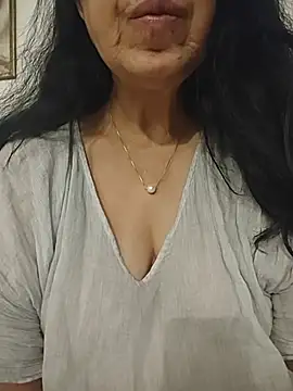 Susannemilf online show from May 2026 06:19:02 AM