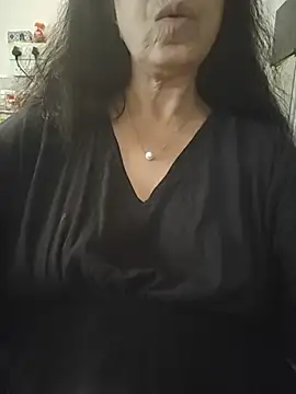 Susannemilf online show from May 2026 08:19:01 AM