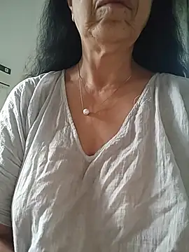 Susannemilf online show from May 2026 02:40:02 AM