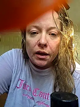 julimonroe online show from October 2025 09:31:01 PM