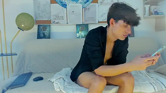 Snapshot of logan_thomas chatting on February 2026 06:50:01 PM logan thomas online show from February 2026 06:50:01 PM